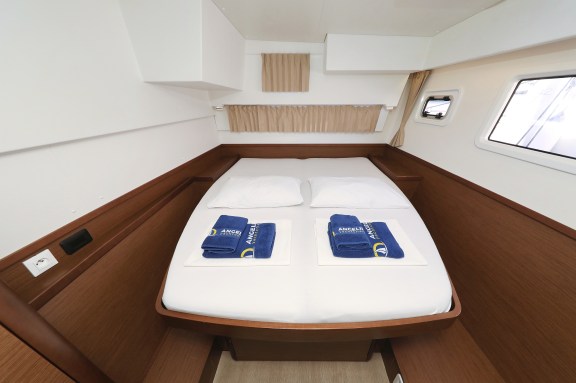 Image of Media Luna yacht #22