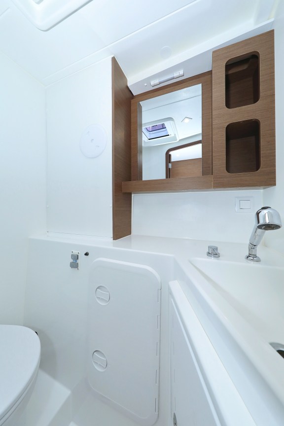 Image of Media Luna yacht #35