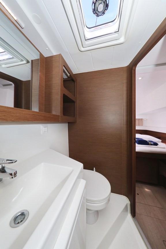 Image of Media Luna yacht #32