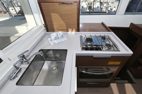 Image of La Luna yacht #18