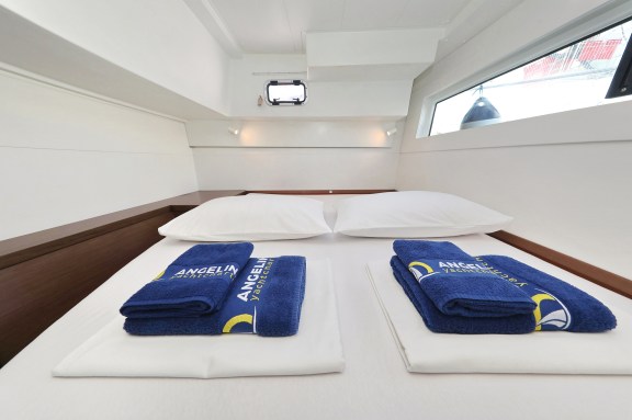 Image of La Luna yacht #25