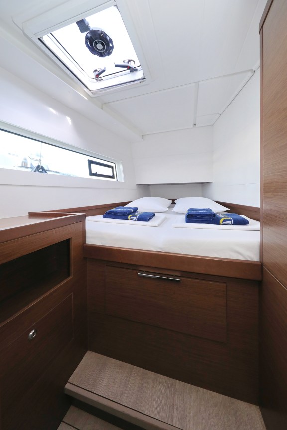 Image of La Luna yacht #26