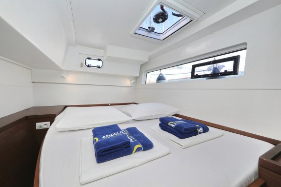 Image of La Luna yacht #30