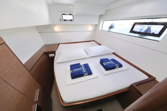 Image of La Luna yacht #23