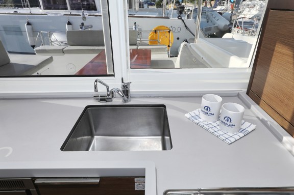 Image of La Luna yacht #39