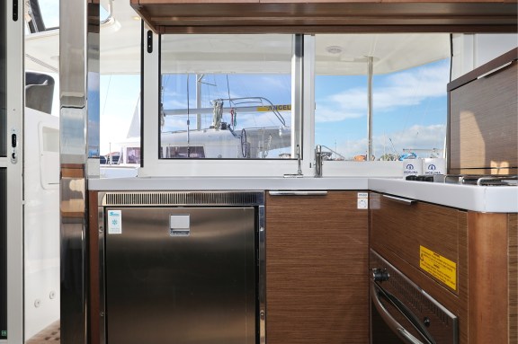 Image of La Luna yacht #40