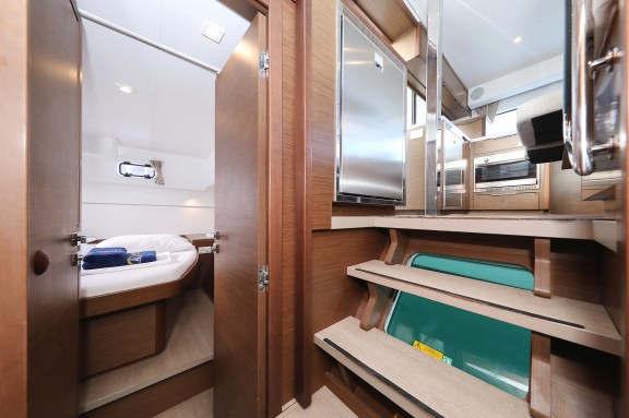 Image of La Luna yacht #42