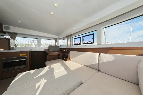 Image of La Luna yacht #44