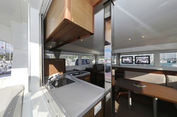 Image of La Luna yacht #38