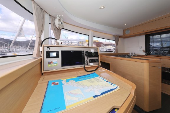 Image of Demi Doux yacht #17