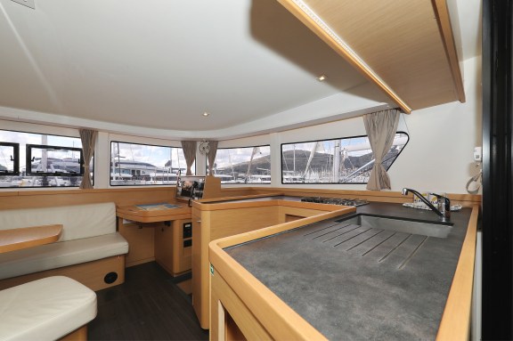 Image of Demi Doux yacht #20