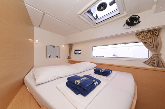 Image of Demi Doux yacht #28