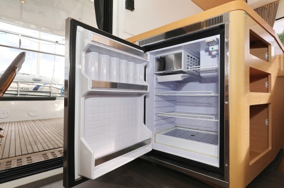 Image of Demi Doux yacht #43