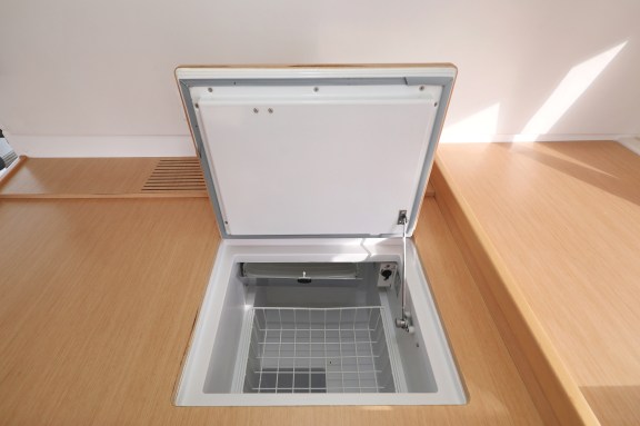 Image of Demi Doux yacht #44