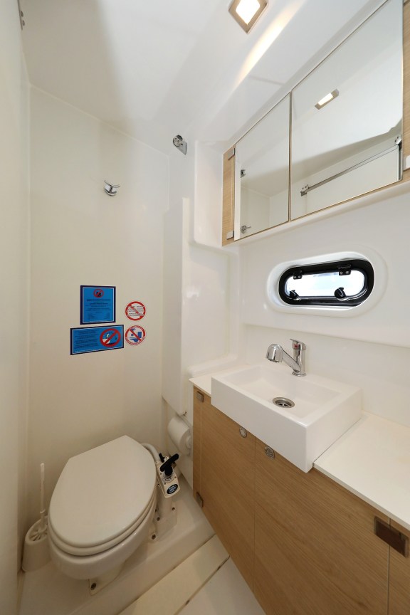 Image of Escape I yacht #35