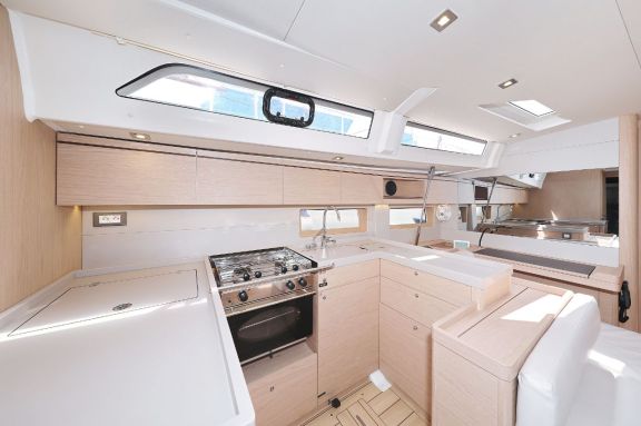 Image of Zephyr B yacht #30