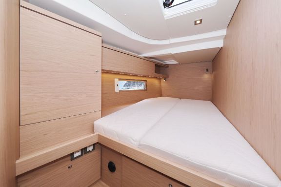 Image of Zephyr B yacht #34