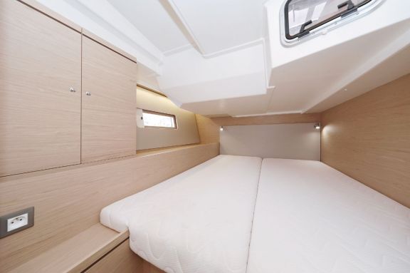 Image of Zephyr B yacht #38