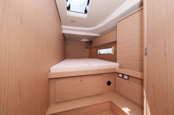 Image of Zephyr B yacht #32