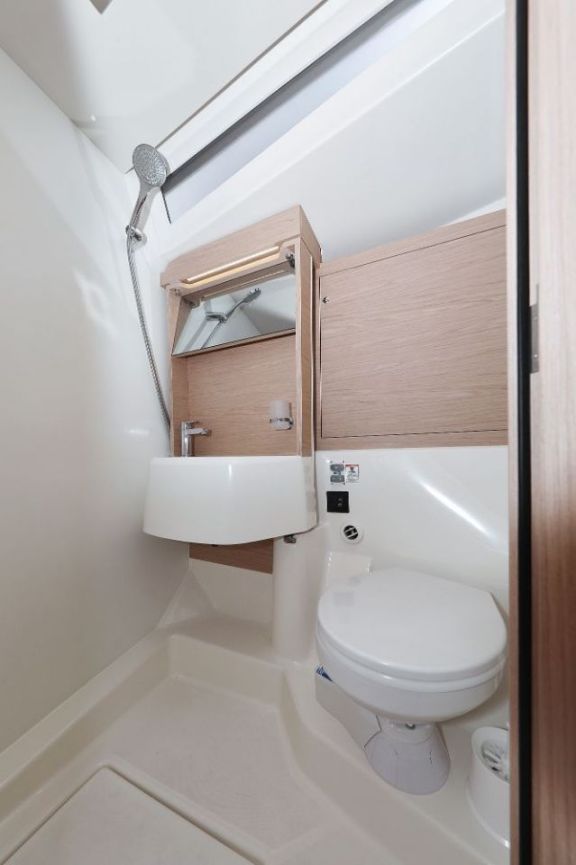 Image of Zephyr B yacht #43