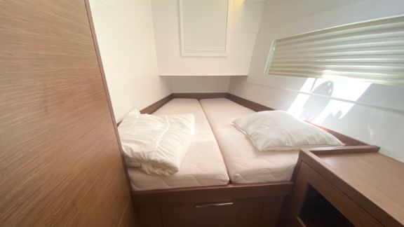 Image of Sunset yacht #16