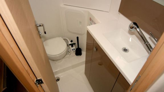 Image of Luna Rossa II yacht #28