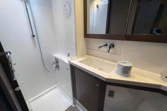 Image of Island Queen yacht #32