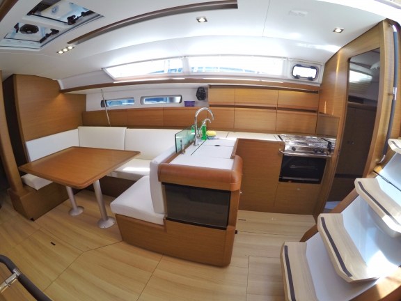 Image of Tardis yacht #7