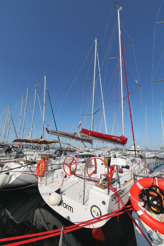 Image of Uniform yacht #3