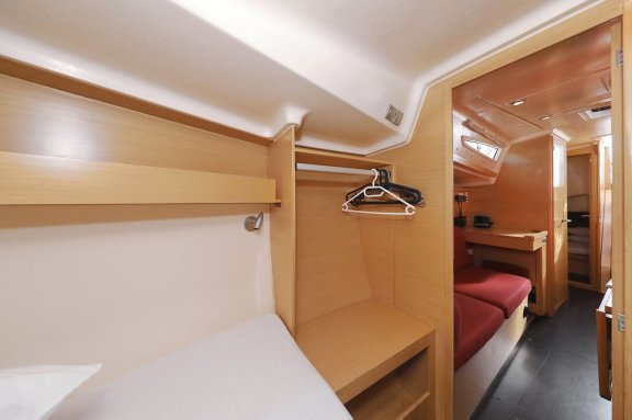 Image of Uniform yacht #19