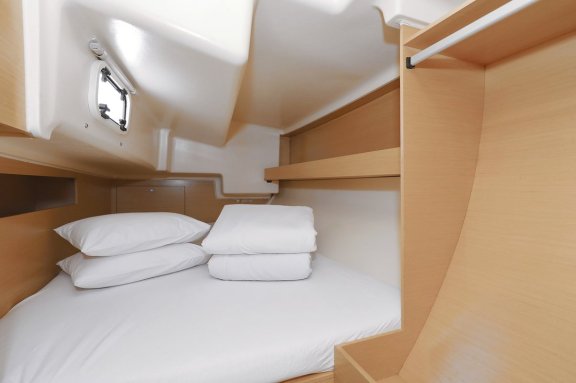 Image of Uniform yacht #16