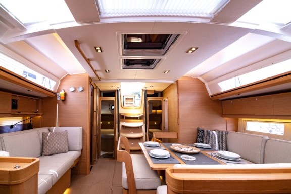 Image of Blue Moon yacht #10