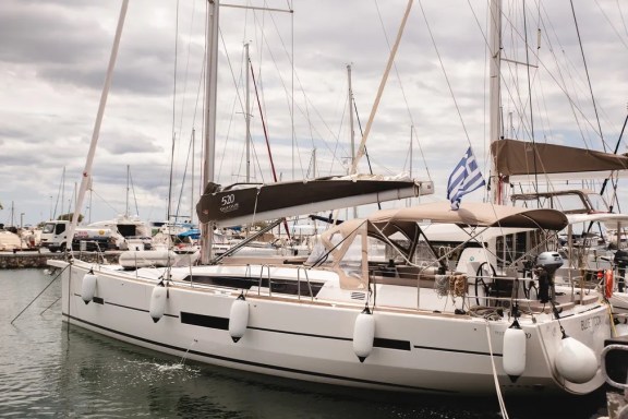 Image of Blue Moon yacht #11