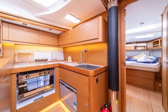 Image of Zephyrus yacht #10