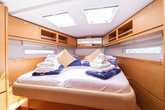 Image of Zephyrus yacht #13