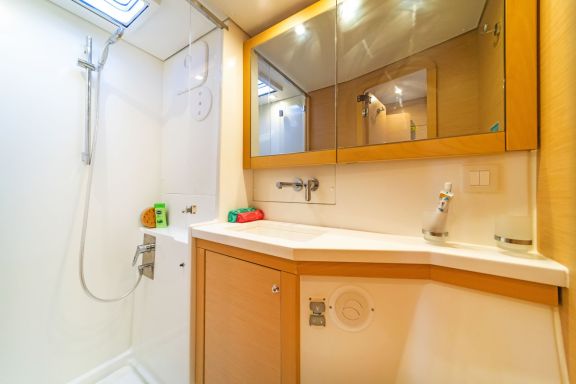 Image of Caretta Nana yacht #18