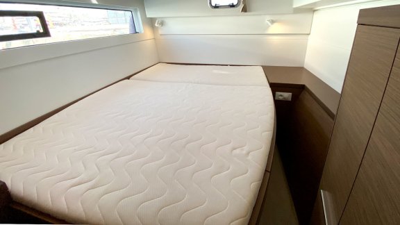 Image of Sunrise yacht #25