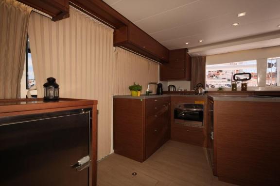 Image of Reggae Point yacht #12