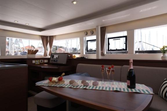 Image of Reggae Point yacht #11