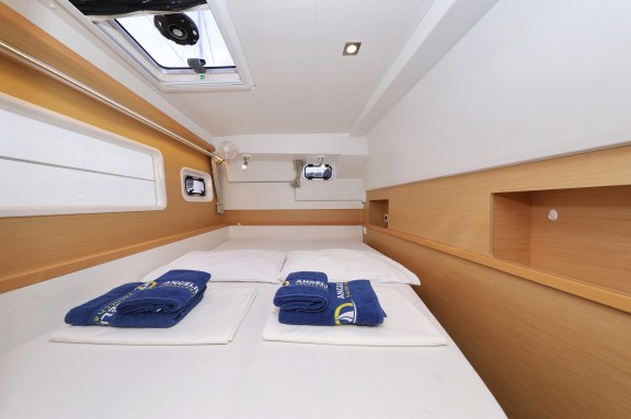 Image of Ladies First yacht #18