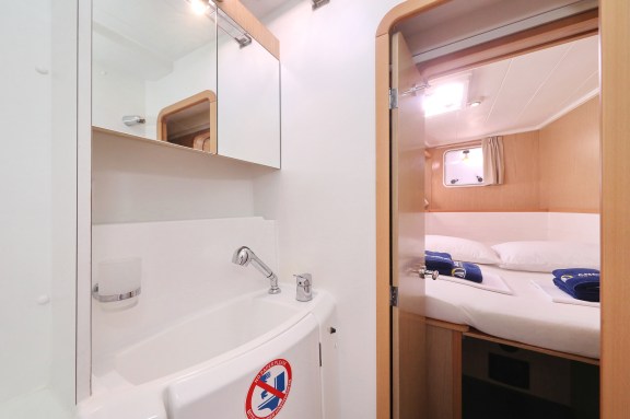 Image of Maja V yacht #37