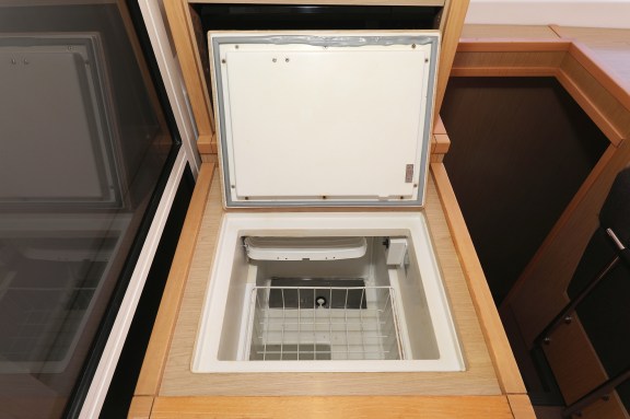 Image of Maja V yacht #40