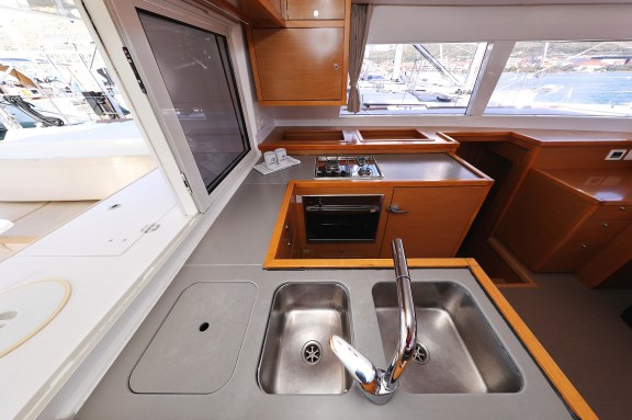 Image of Dorka V yacht #19