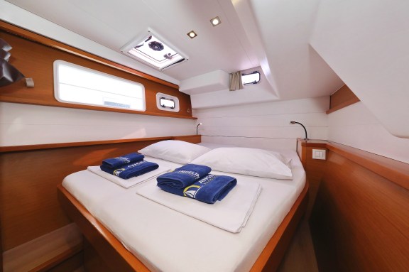 Image of Dorka V yacht #25