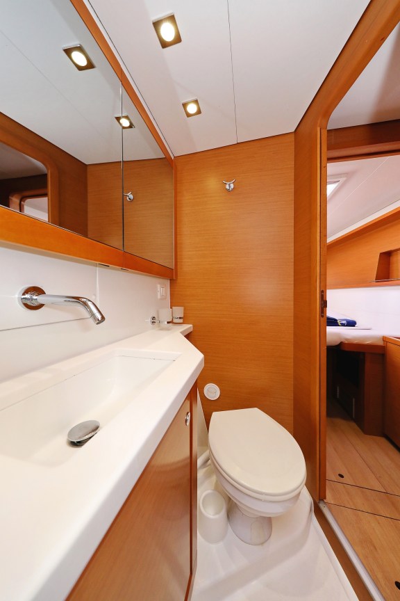 Image of Dorka V yacht #37