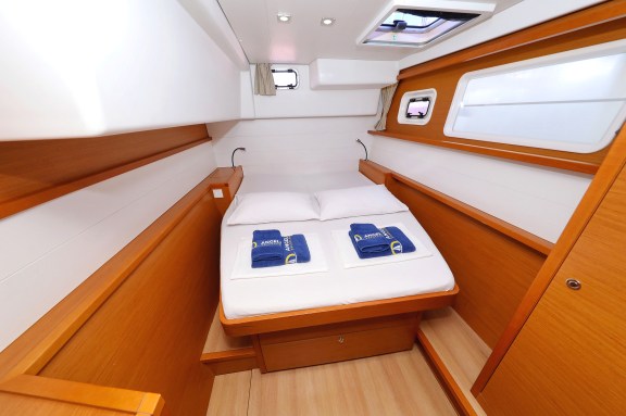 Image of Simply The Best yacht #27