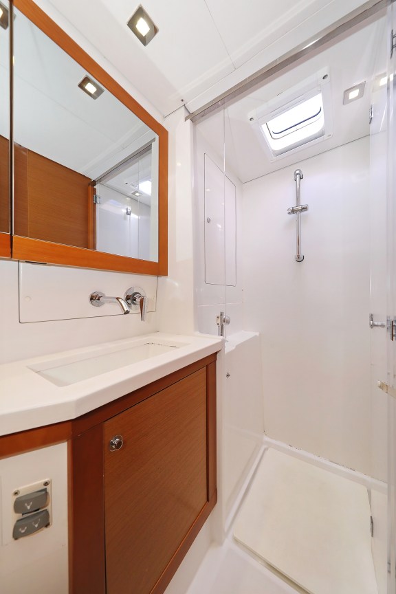 Image of Simply The Best yacht #34