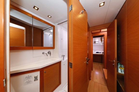 Image of Simply The Best yacht #38