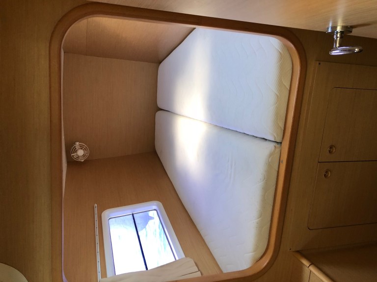 Image of blue elli yacht #8