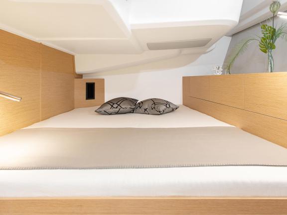 Image of Uptown Girl yacht #12